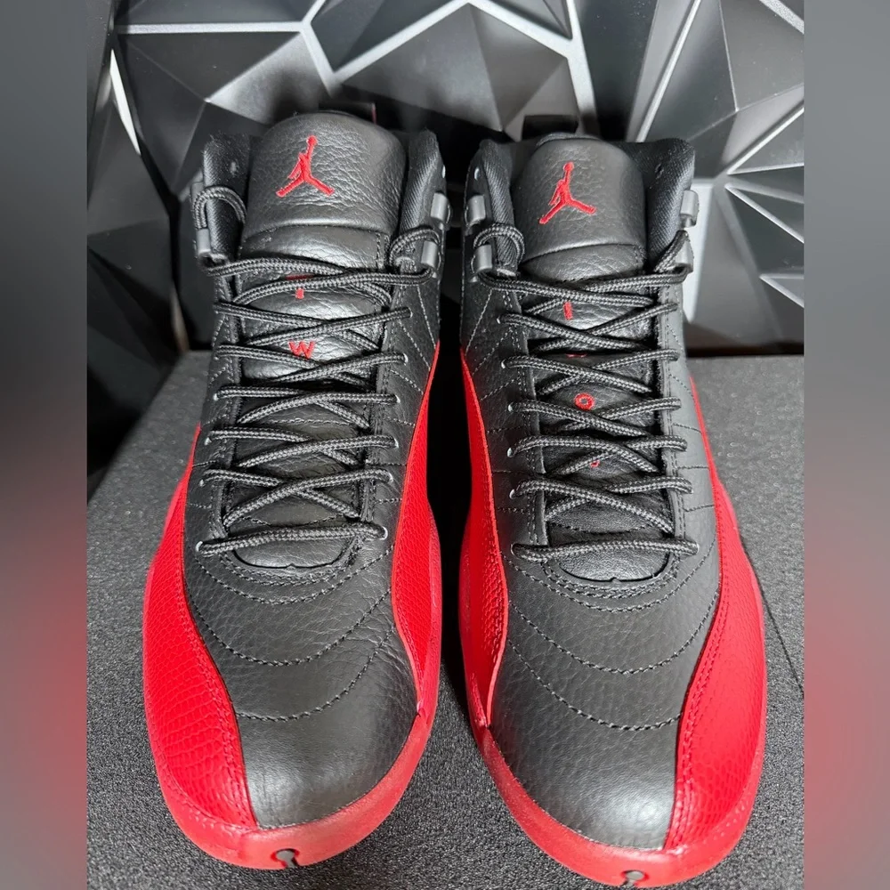 Jordan Men's Black Retro 12 - Picture 3 of 14